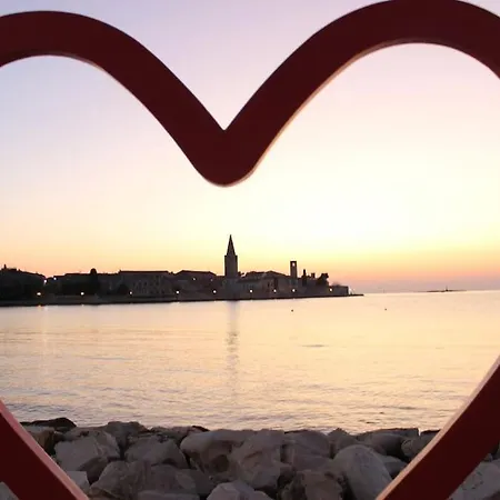 Apartament Modern In